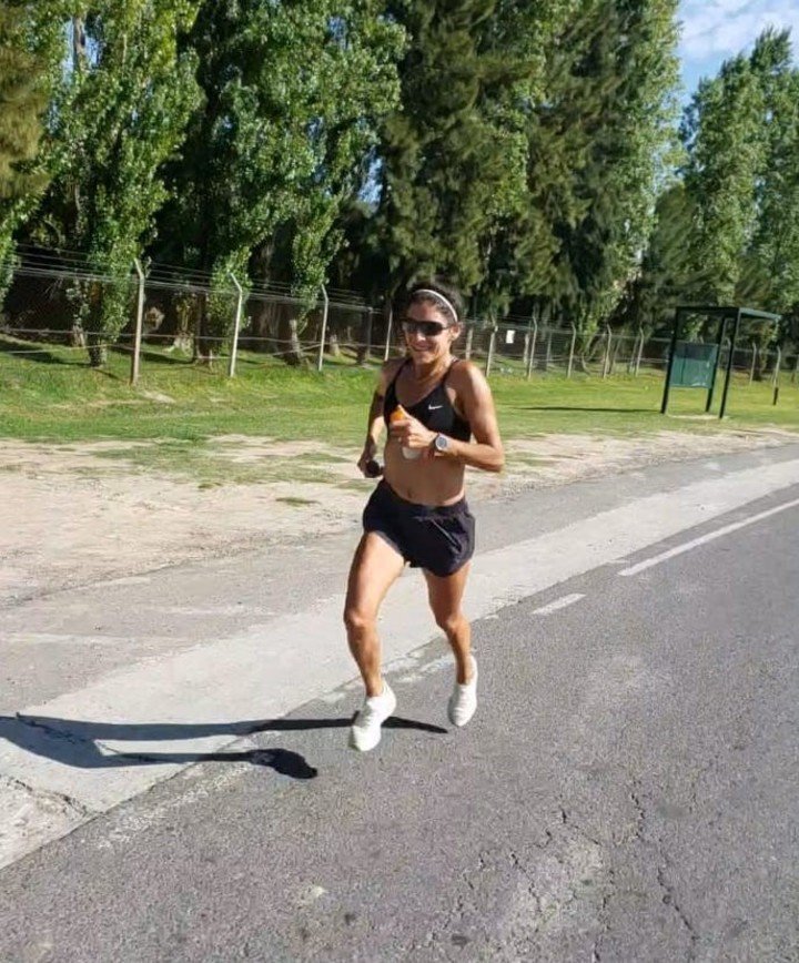 Autorizada. En 2020 Daiana Ocampo retomó sus entrenamientos al aire libre gracias a un permiso especial.