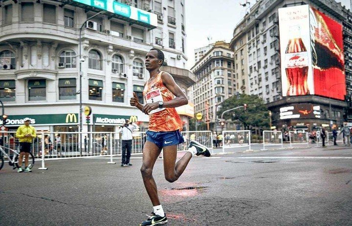 El keniata Paul Kipchumba Lonyangata vuelve a Buenos Aires tras ganar los 21K de 2017.