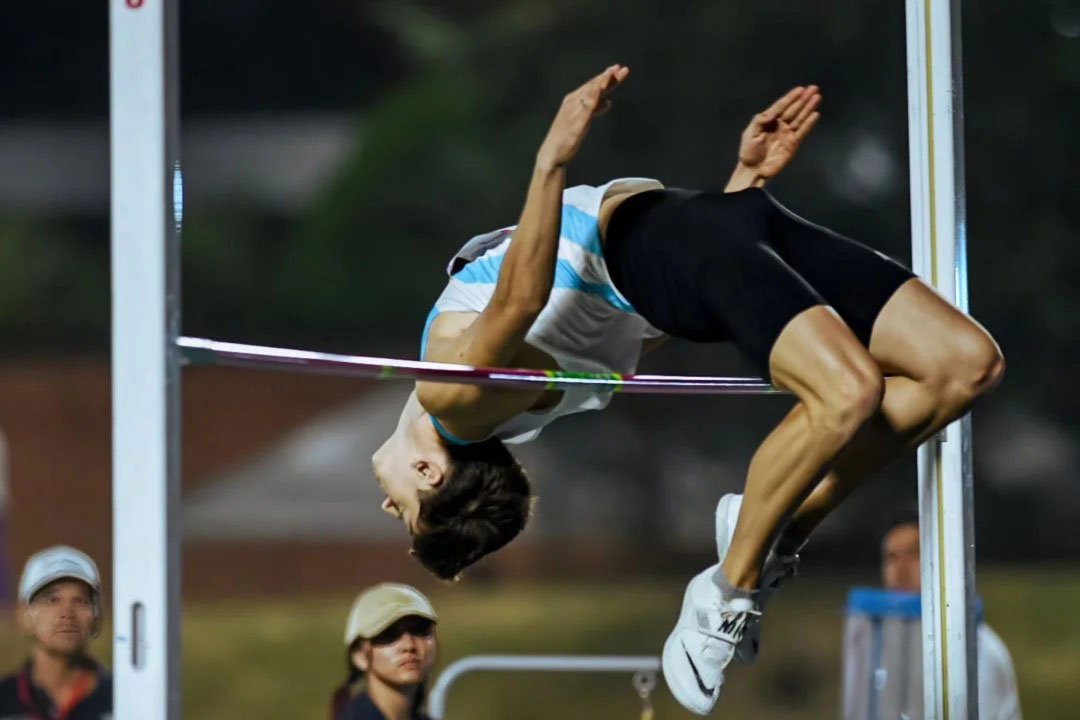 Santiago Barbería brilla en Rosario con 2.07m en alto