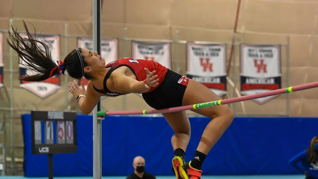 Mariam Buenanueva brilla en Houston con doble récord nacional