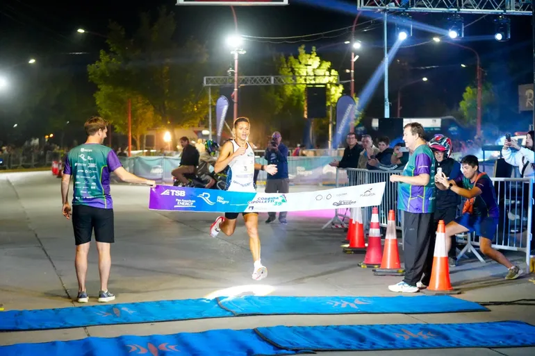 Renata Dohlare y Wendell Souza ganan Corrida Cipolletti