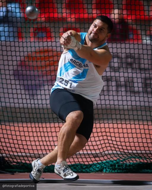 Joaquín Gómez sigue imparable: victoria y 76.30 en Santiago