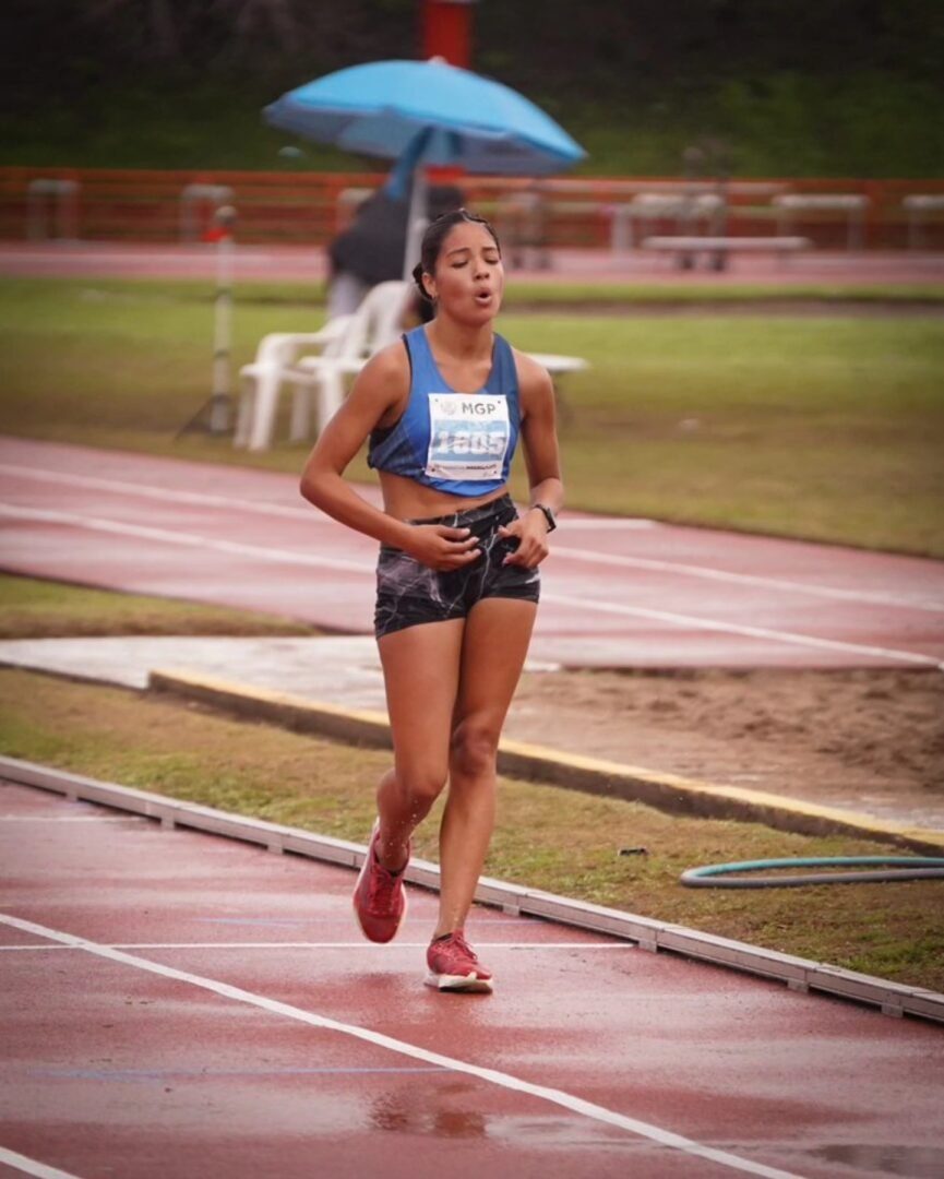 Renata Barragán conquista el oro en marcha U18 en Mar del Plata
