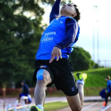 Galo Godoy vuela en el salto en largo y se queda con el oro