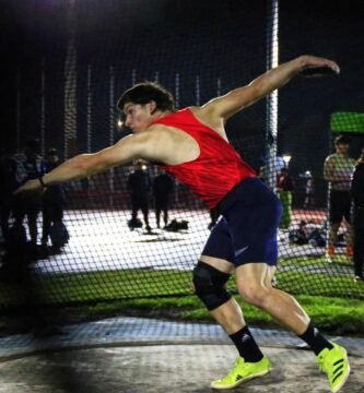 Lucas Miño domina el disco con una marca contundente de 54.73 m
