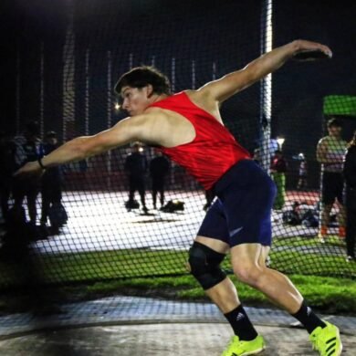 Lucas Miño domina el disco con una marca contundente de 54.73 m