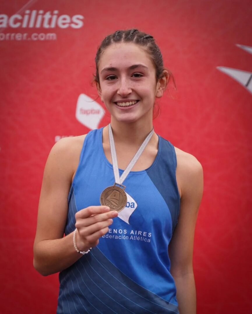 Irene Pernía deslumbra y rompe récords en el Nacional U18