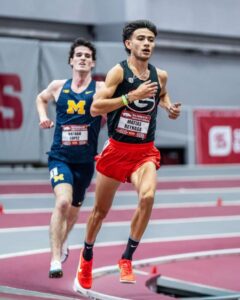 Matías Reynaga batió el récord argentino indoor de la milla