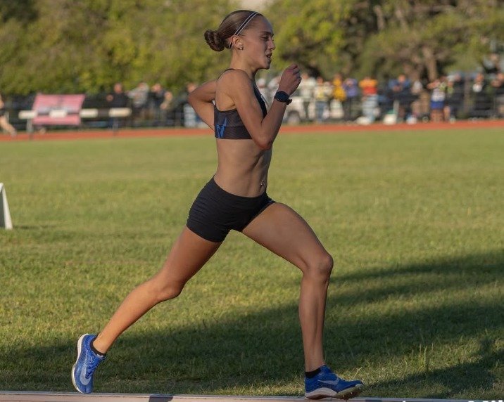 Zoe Gorski batió el récord nacional u18 de 3.000 m en Mar del Plata