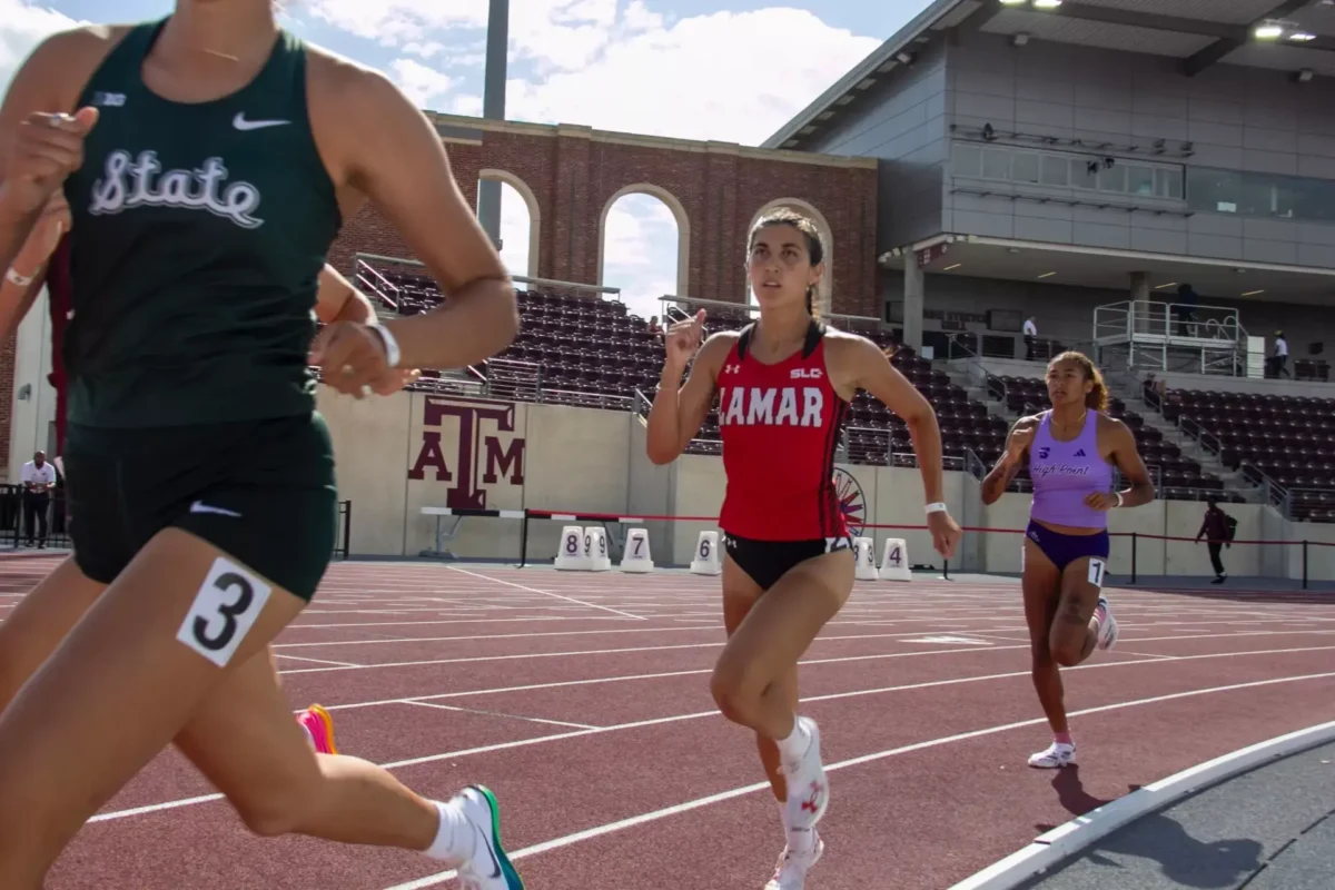 Mariam Buenanueva destaca en heptathlon en EE.UU. con 5679 puntos